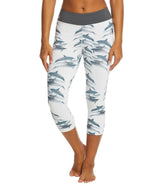 Xcel Women's Ocean Ramsey 8oz. Sport Capri