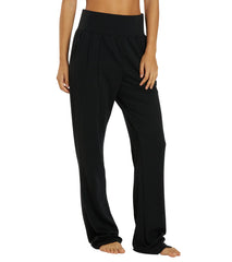 Marika Arlo Pant